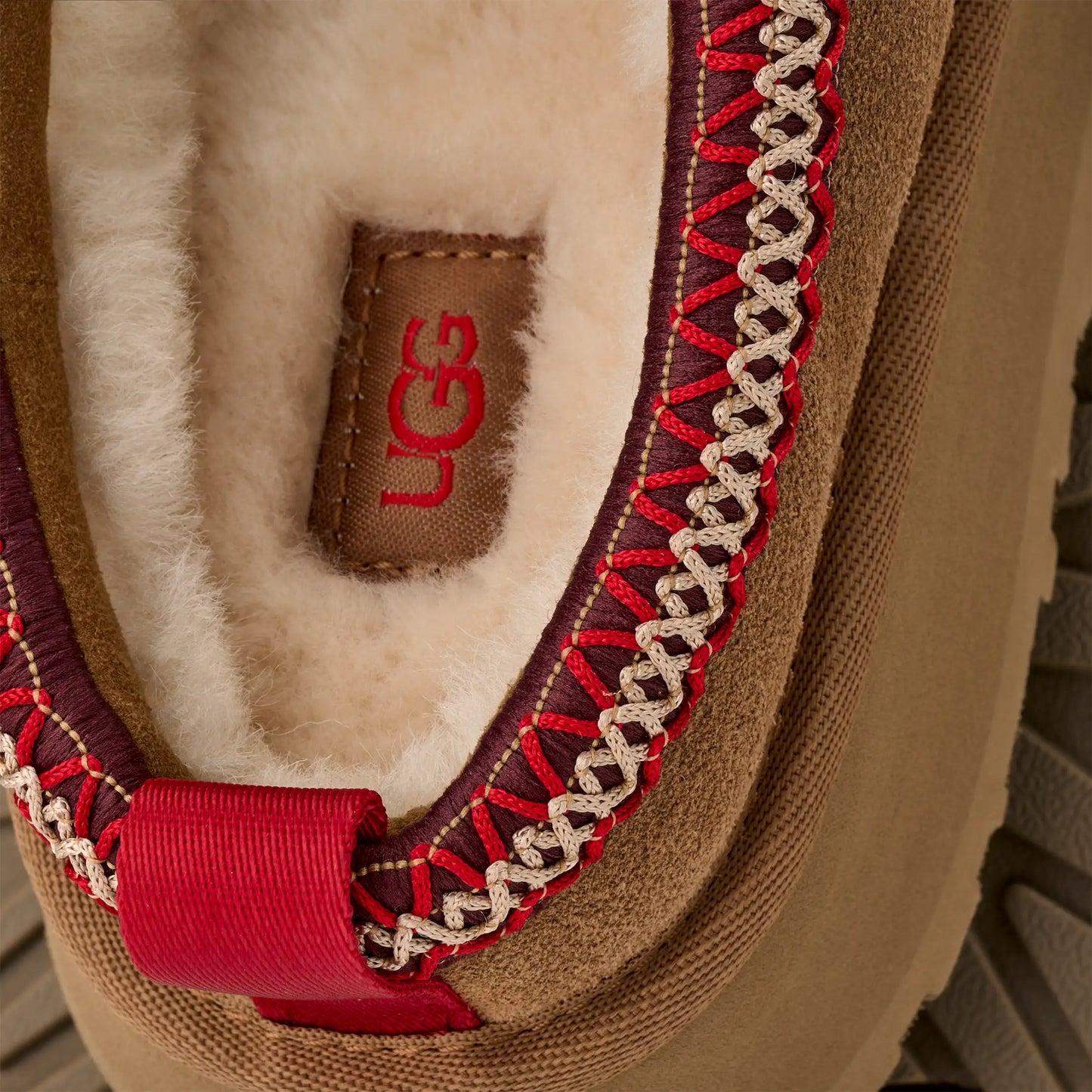 MOST WANTED * UGG Tazz II Chestnut