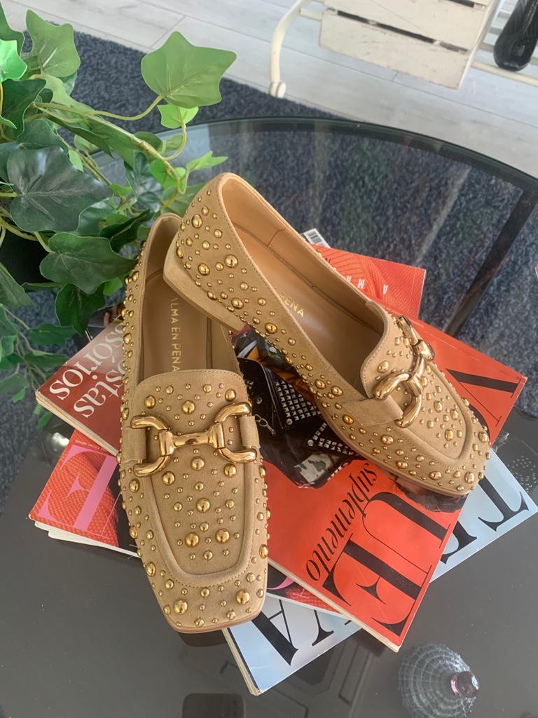 Mocassin Alma tachas douradas Alma en Pena