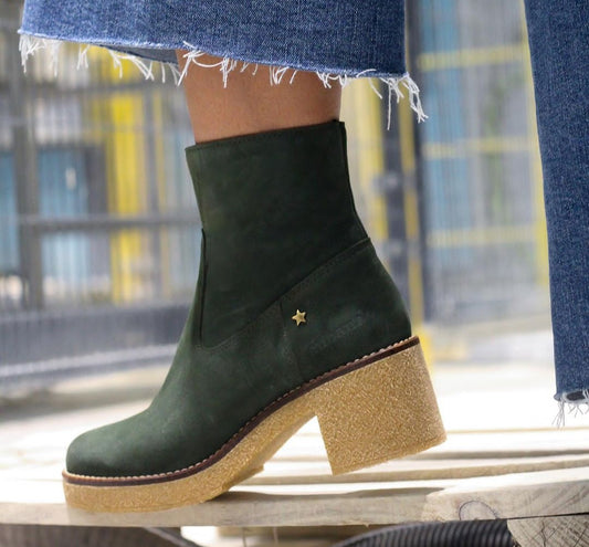 Botim Cubanas Camurça e Sola Crepe