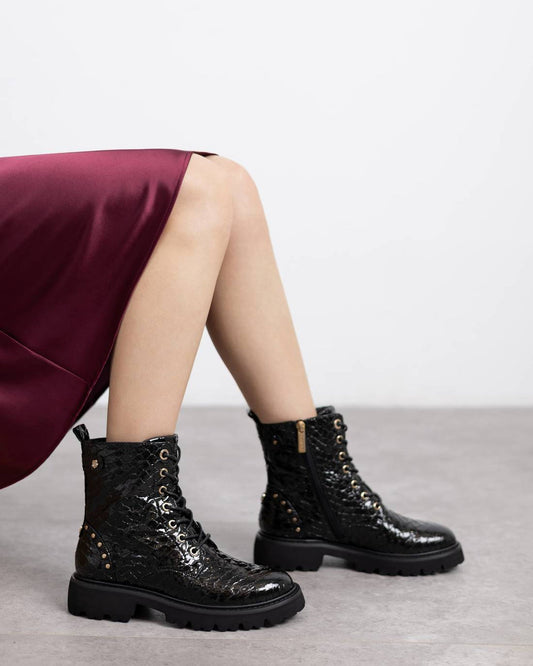 Must Have - Bota Crocco Charol Preto Carmela