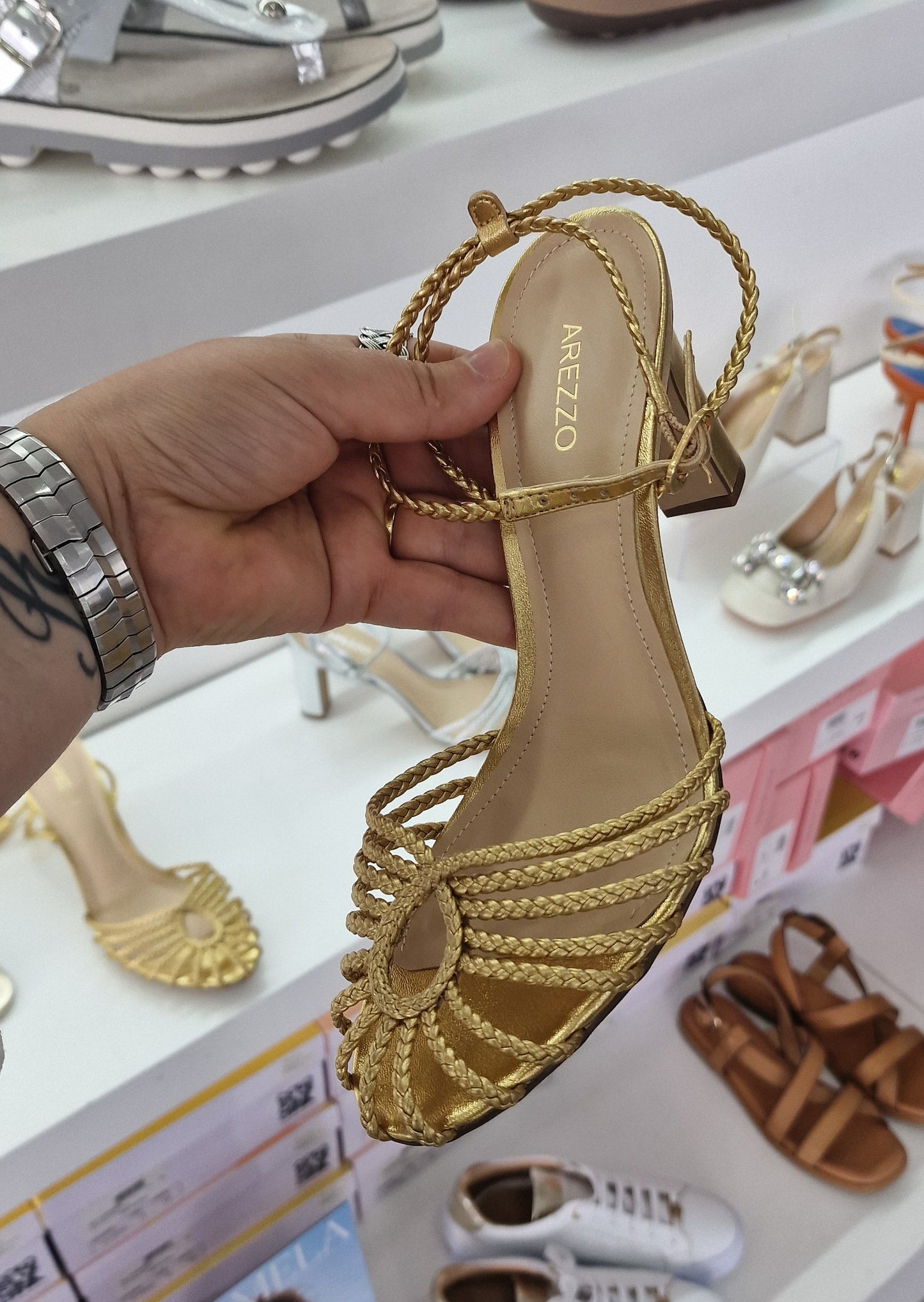Sandália Tacão Arezzo Gold