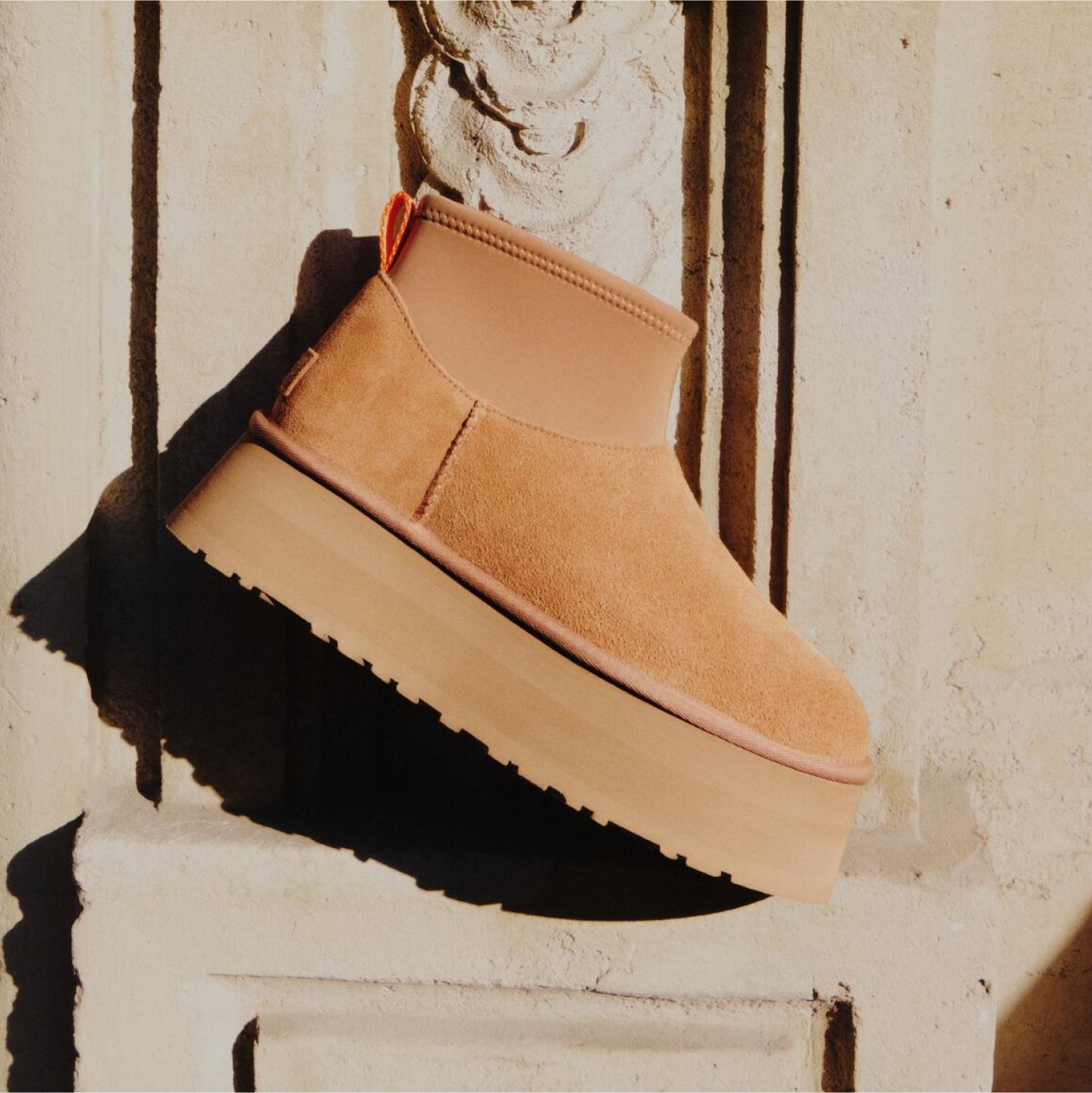 HERE AGAIN! UGG Platform Mini Dipper Chestnut