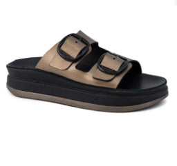 NOVO!!! Plataforma Extra conforto em peleblack and pearl e fivelas ajustáveis